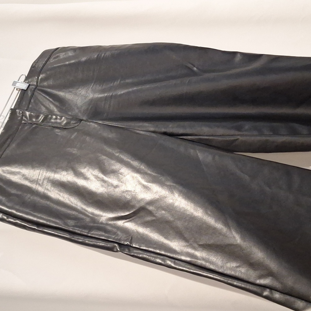 Bagatelle faux leather wide leg crop pants size XL